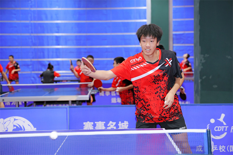 來自于全省11個市（州）名各族青少年代表正在賽場比拼。成都市民宗局供圖