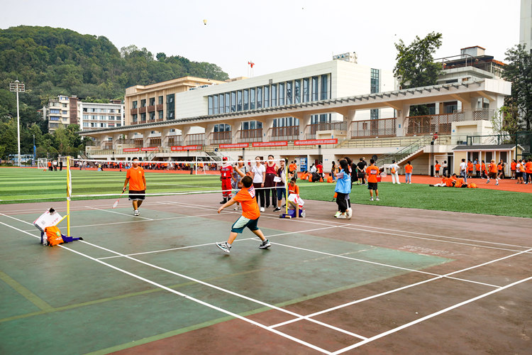 羽毛球比賽現場。翠屏區融媒體中心供圖