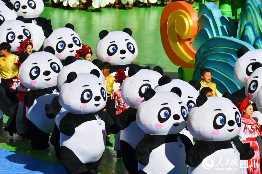 四川省阿壩藏族羌族自治州成立70周年慶祝大會現場。人民網記者 王洪江攝