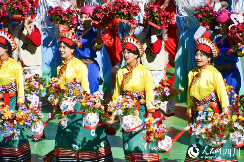 四川省阿壩藏族羌族自治州成立70周年慶祝大會現場。人民網記者 王洪江攝