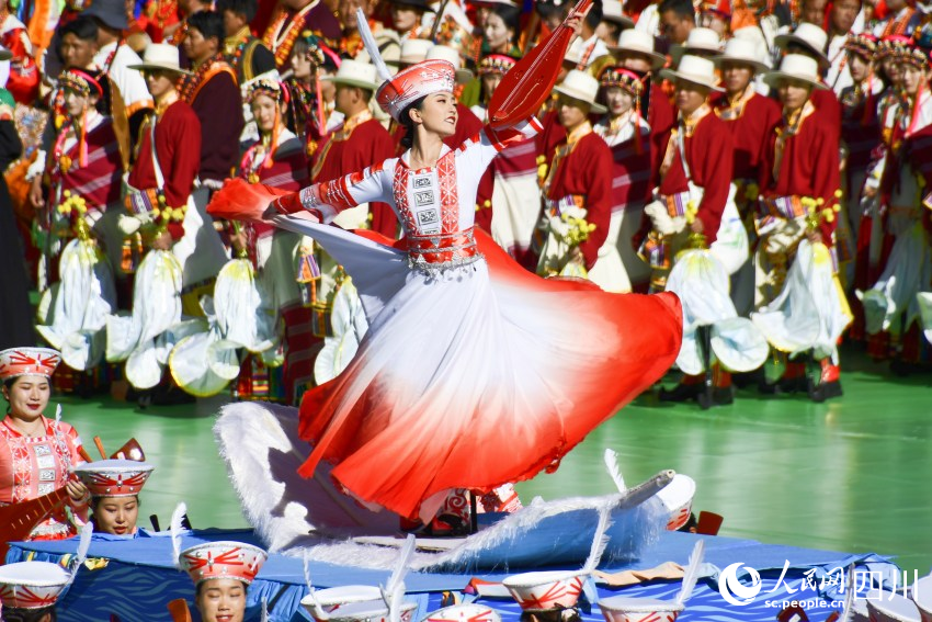 四川省阿壩藏族羌族自治州成立70周年慶祝大會現場。人民網記者 王洪江攝