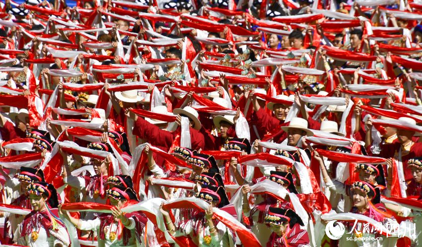 四川省阿壩藏族羌族自治州成立70周年慶祝大會現場。人民網記者 王洪江攝