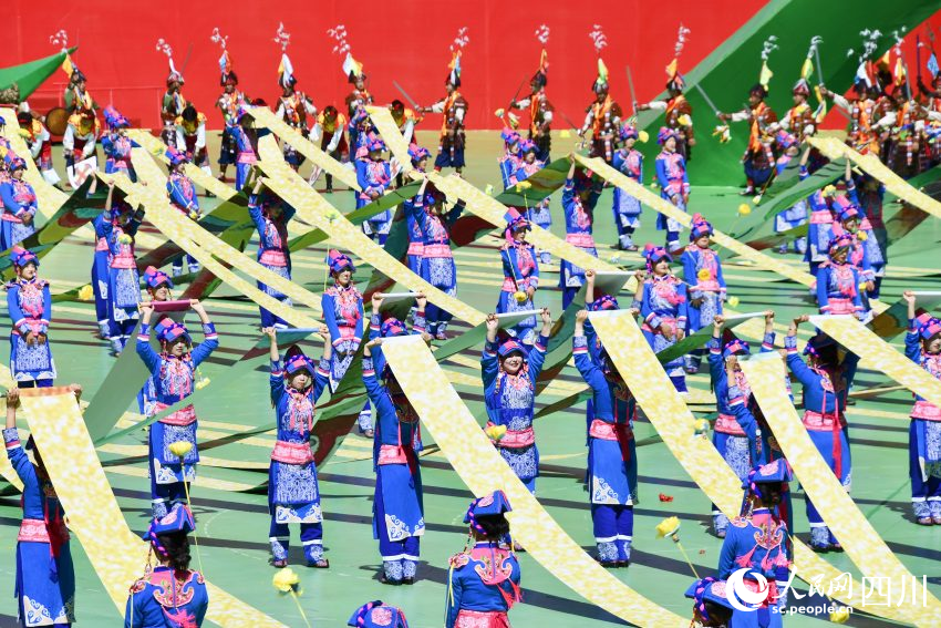 四川省阿壩藏族羌族自治州成立70周年慶祝大會現場。人民網記者 王洪江攝