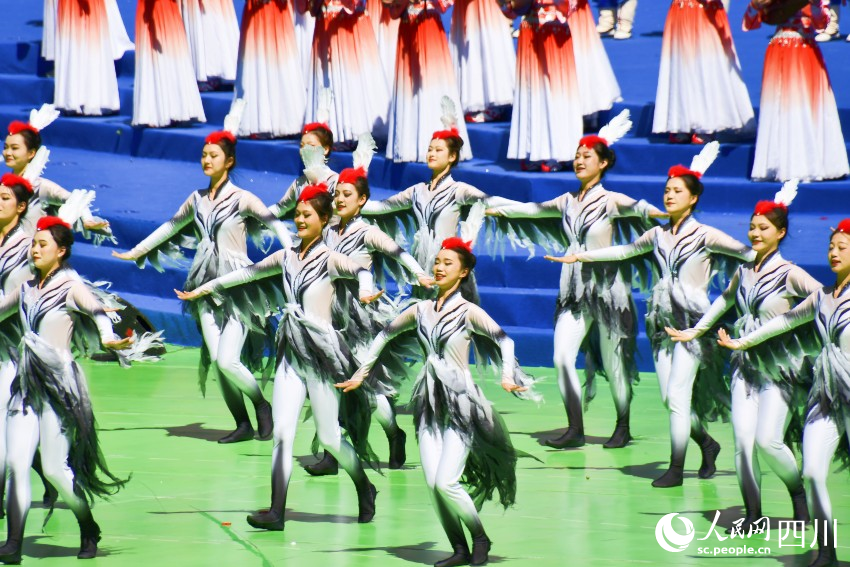 四川省阿壩藏族羌族自治州成立70周年慶祝大會現場。人民網記者 王洪江攝