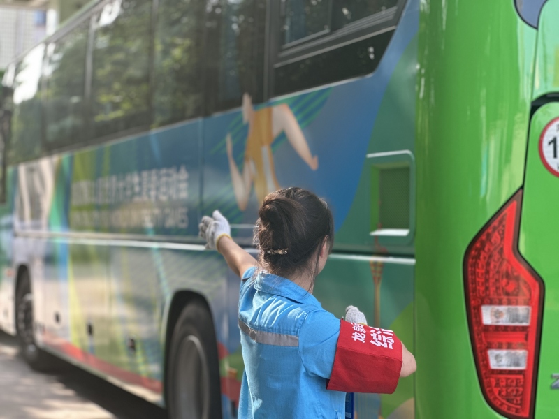 服務大運賽事車輛。張平供圖