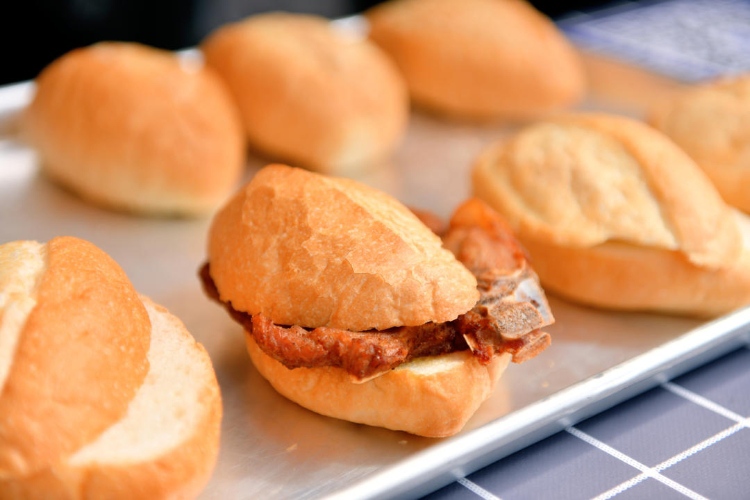 美味享不停。龍泉驛區委宣傳部供圖