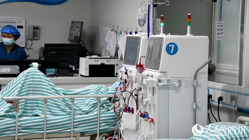 金川縣人民醫院開設的血液透析室。人民網記者 王洪江攝