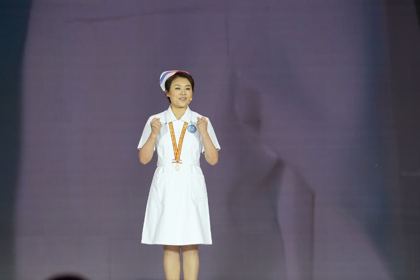 第49屆南丁格爾獎獲得者、四川大學華西醫院護理部主任蔣艷