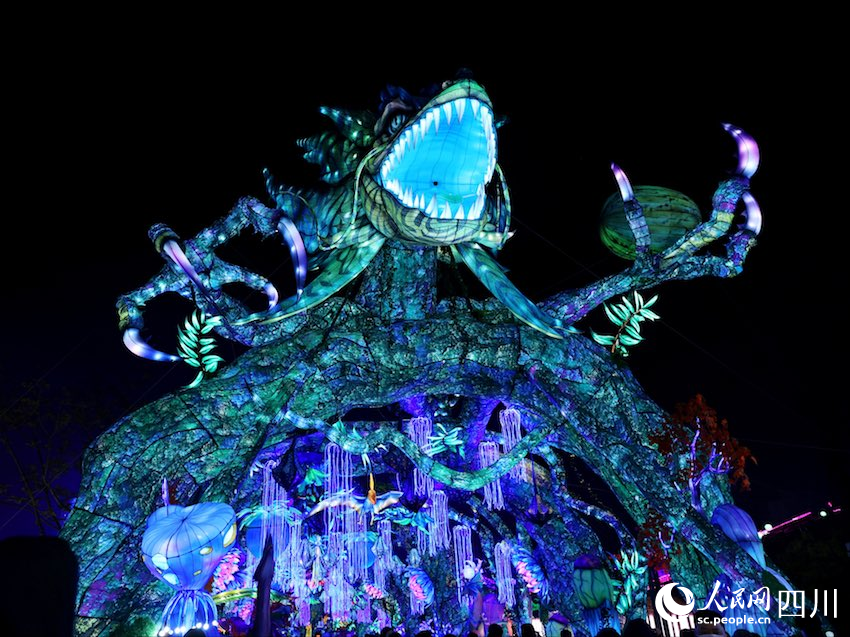 恐龍主題燈組。何曾攝