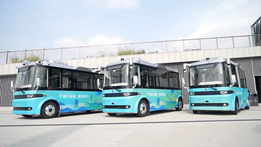 核載9人的無人駕駛接駁車。成都經開區供圖