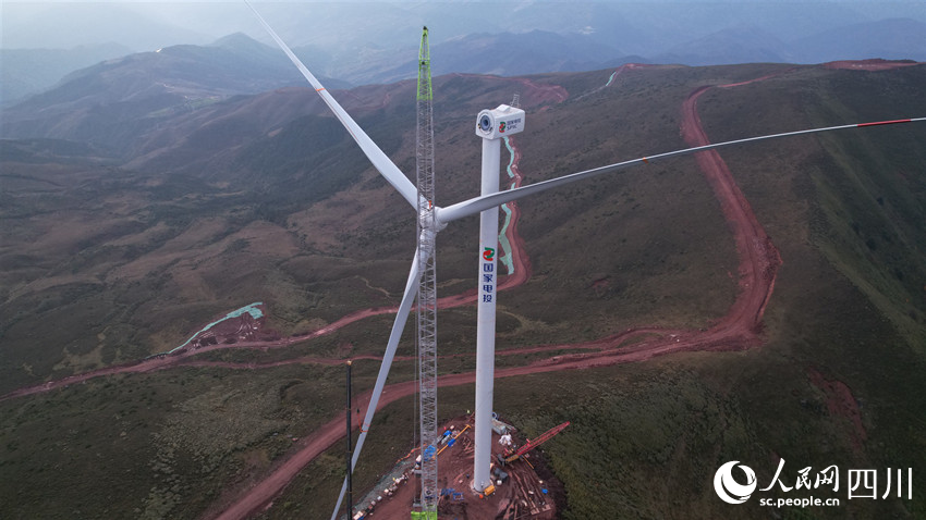 吊裝現場。陳曦攝