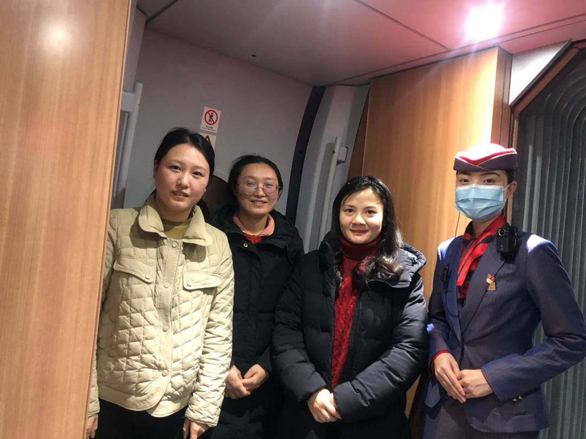 楊琴、張琦、王曉旭（從左到右）。受訪者供圖