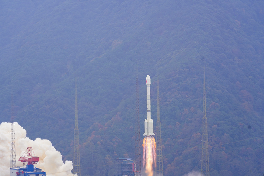 發射現場。西昌衛星發射中心供圖