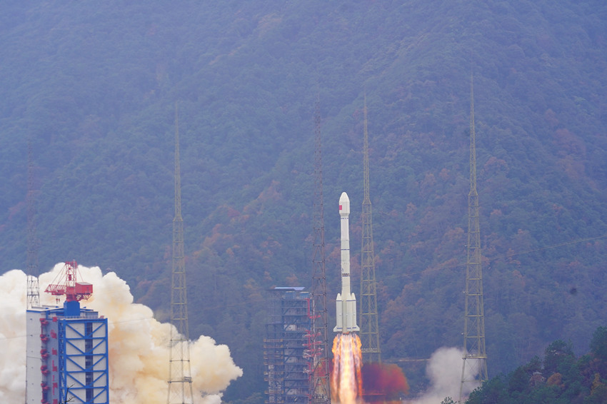 發射現場。西昌衛星發射中心供圖