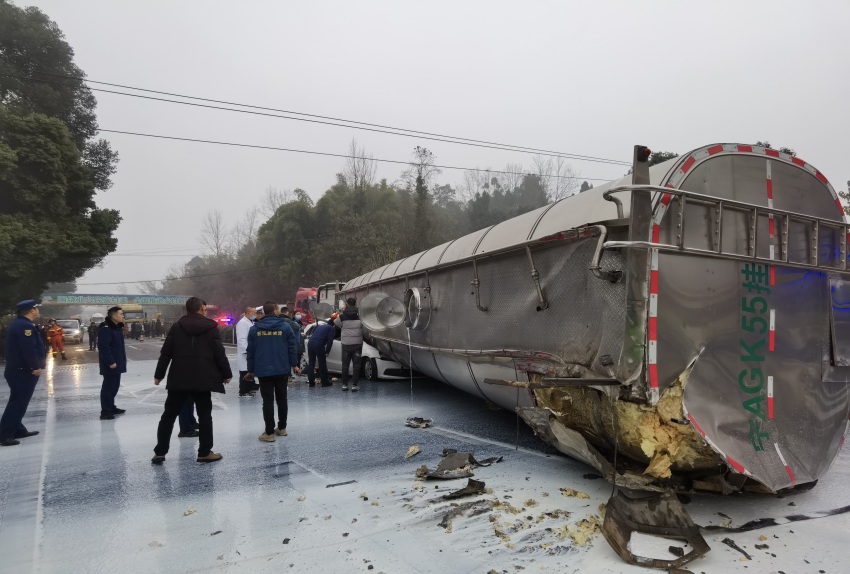 救援現場。眉山市消防救援支隊供圖