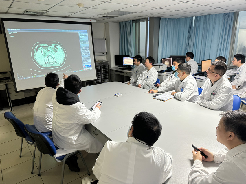 會診研究。四川省人民醫院供圖