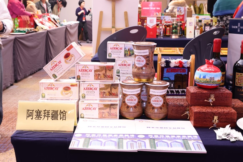 發布會現場展示的商品。四川省供貨商商會供圖