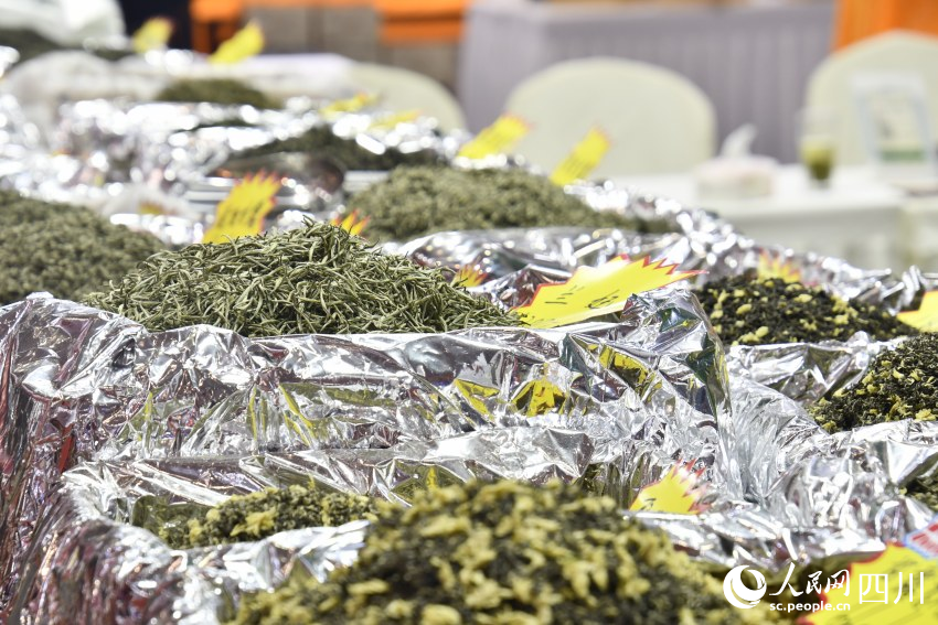 年貨節上的茶葉。人民網記者 王洪江攝
