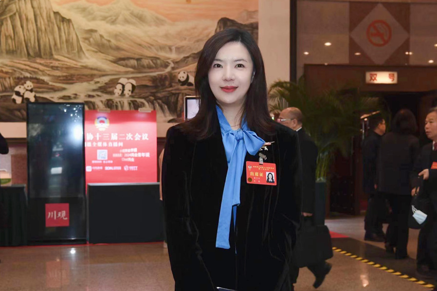 省政協常委、成都市泡桐樹小學校長黃藝竹。受訪者供圖