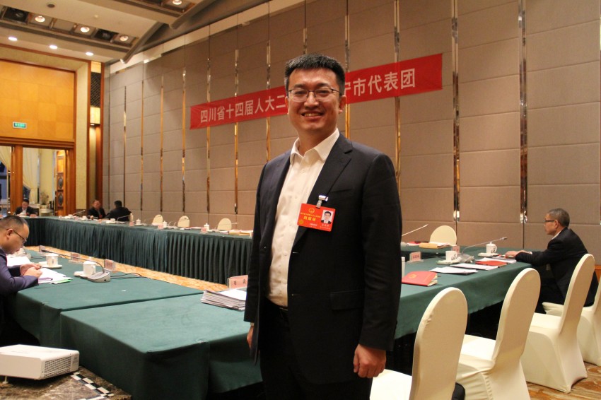 省人大代表、遂寧銀行股份有限公司黨委書記姜履博 受訪者供圖