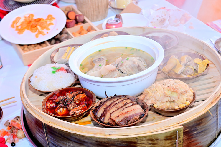 傳統九大碗。天府新區融媒體中心供圖