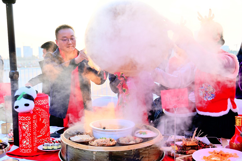 熱氣騰騰飄香到。天府新區融媒體中心供圖
