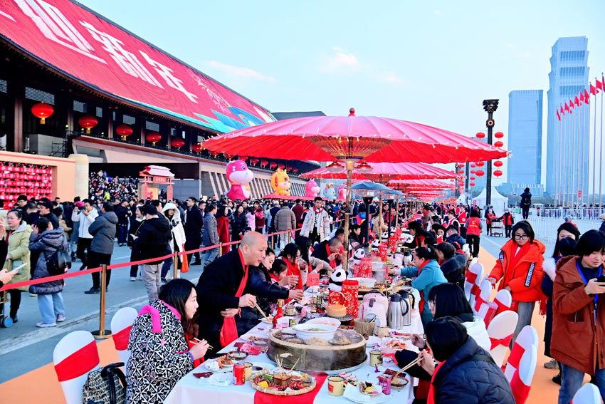 豐盛宴席真美妙。天府新區融媒體中心供圖