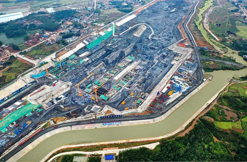 新年伊始，平陸運河企石樞紐在熱火朝天建設中。周軍攝