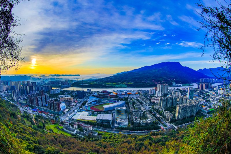 雅安城市建設一隅。郝立藝攝