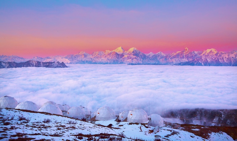 滎經縣牛背山云海。雅安市融媒體中心供圖