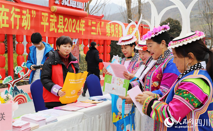 “三八”維權月宣傳。胡宇攝