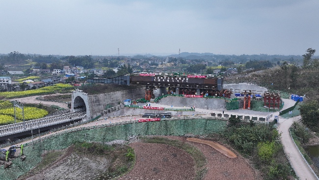 向家壩灌區邵家壩渡槽施工現場。四川省水利廳供圖