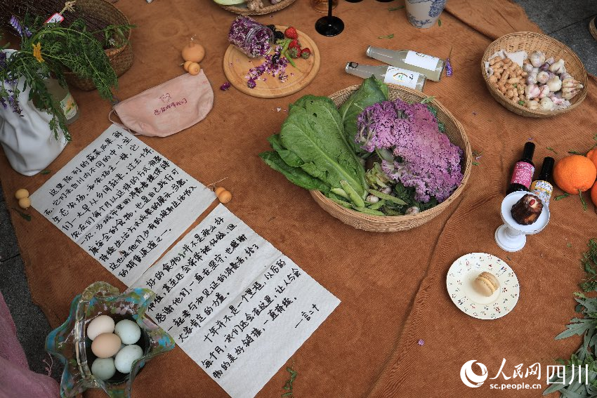 “成都生活市集”一角。人民網記者 朱虹攝