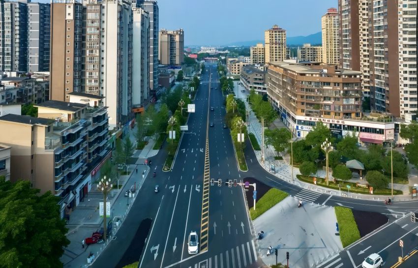 煥然一新的蒲江朝陽大道。蒲江縣委宣傳部供圖