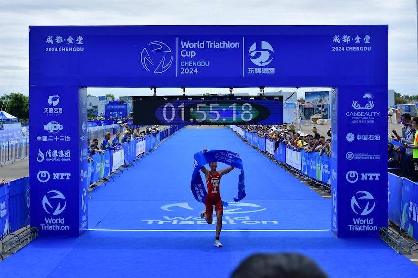 選手沖刺。金堂縣融媒體中心供圖