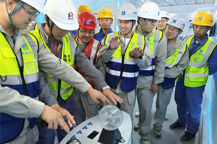 安全教育。中建深裝西南公司供圖