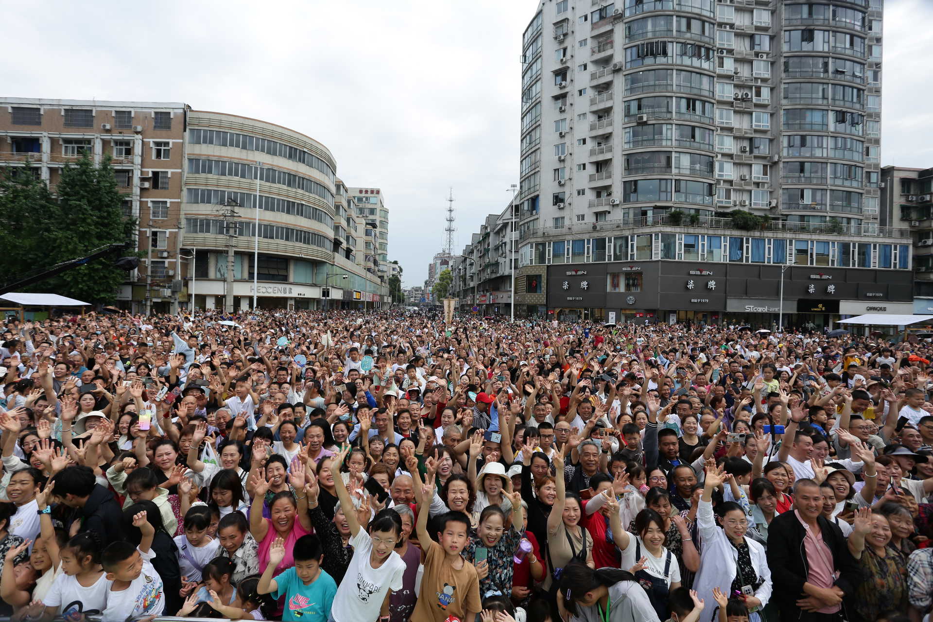 2024天府端午龍舟會主會場。新津區委宣傳部供圖