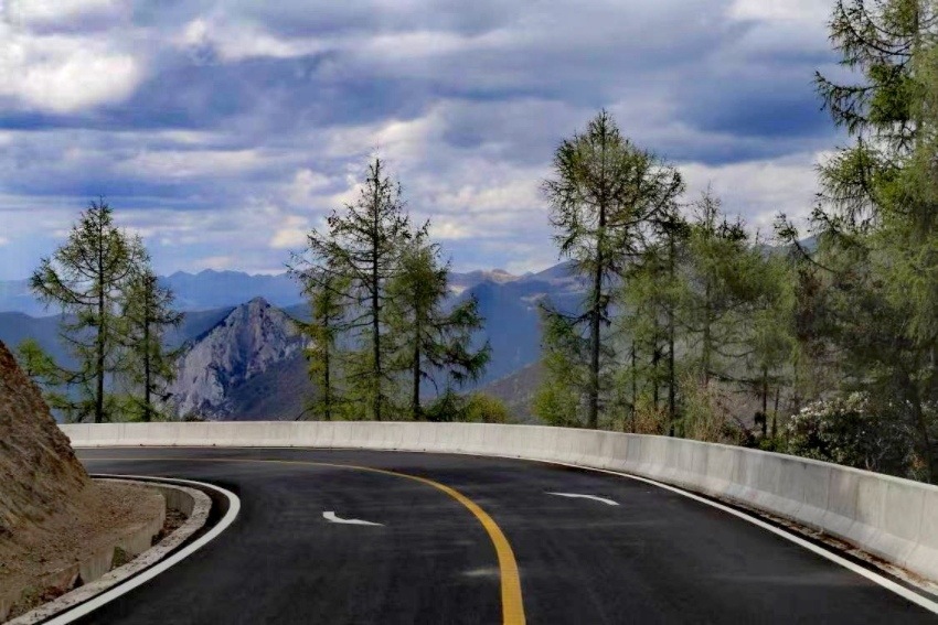 該線路預計6月底全面通車。四川省交通運輸廳供圖