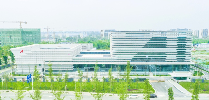 “東數西算”國家一體化大數據中心成渝樞紐節點樣板工程、西南地區最大人工智能計算中心——成都智算中心。成都建工集團供圖