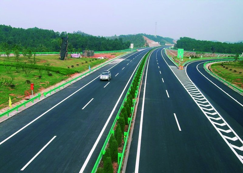 成渝高速。四川路橋集團供圖