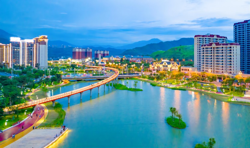 米易縣城城南濕地公園。米易縣融媒體中心供圖