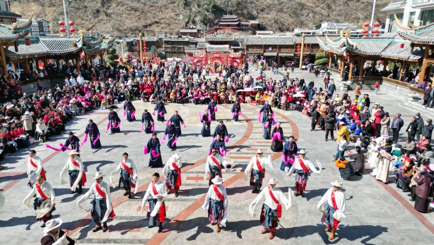 瀘定縣藏歷新年群眾文化活動。瀘定縣委宣傳部供圖