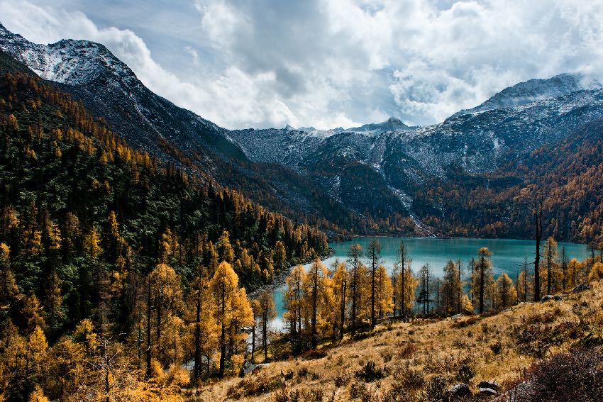 道孚縣甲依拉措。劉劍攝