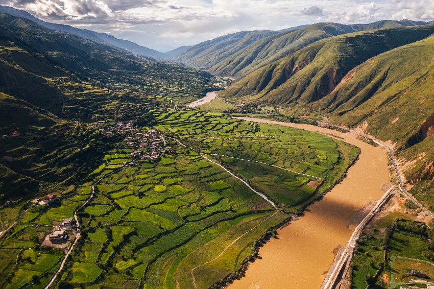 鮮水河。劉劍攝