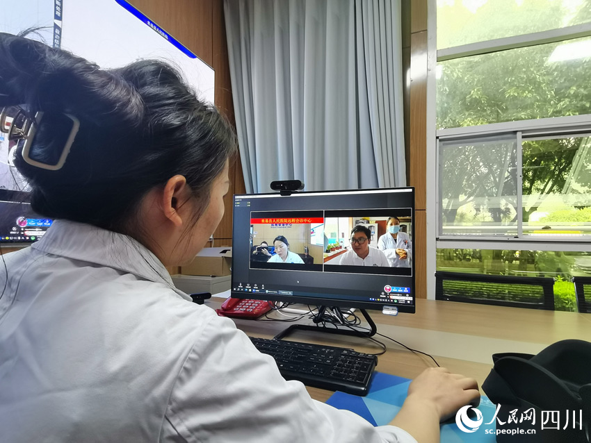 遠程醫療連線。人民網記者 劉海天攝