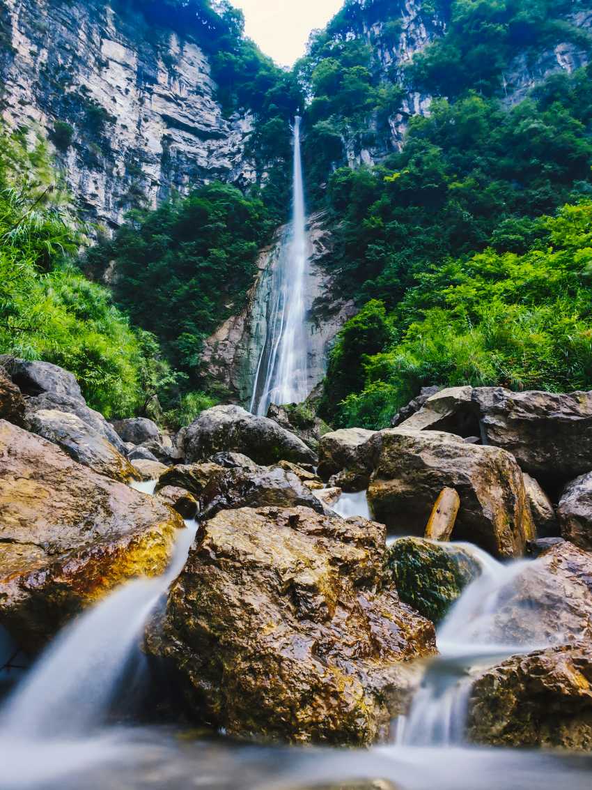 西嶺瀑布。大邑縣農業農村局、大邑縣融媒體中心供圖