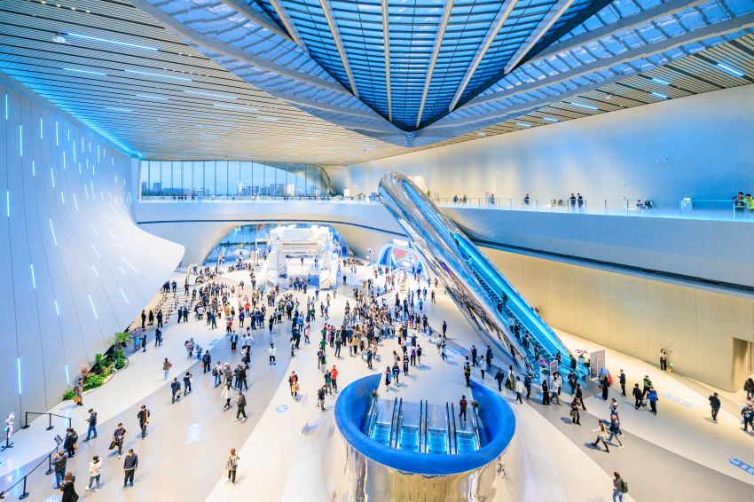 幻迷們體驗“科幻照進現實” 。郫都區融媒體中心供圖