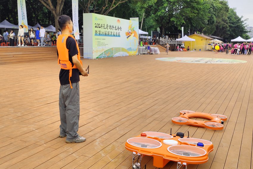 龍舟賽現場的水上救援無人機。受訪者供圖