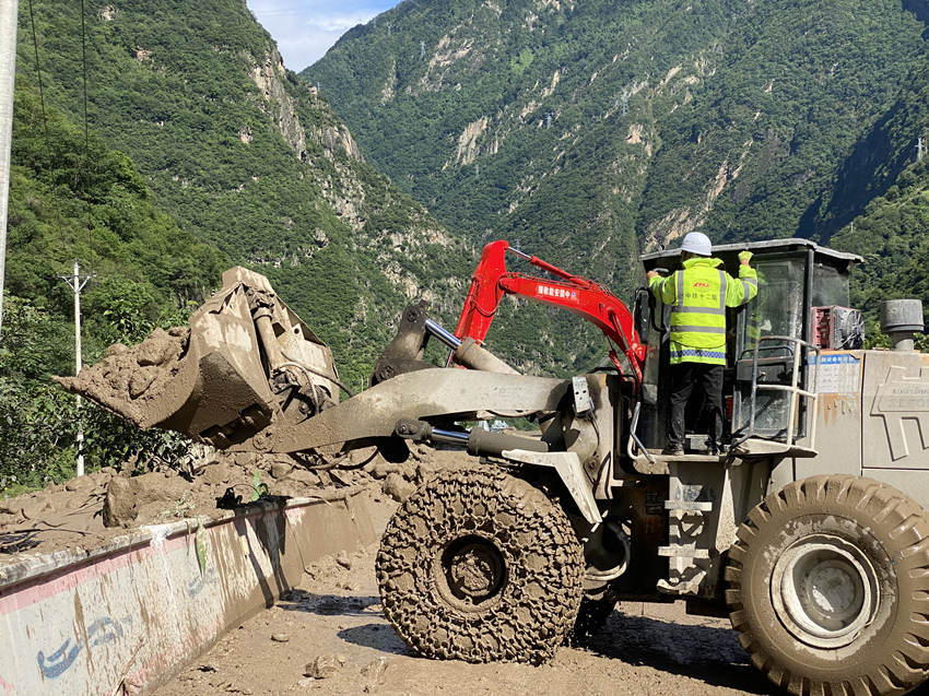 搶險救援現場。中鐵十二局供圖