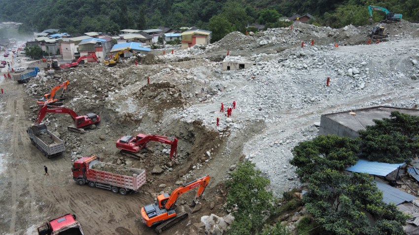 中國安能專業救援隊伍正在開展工作。中國安能集團供圖